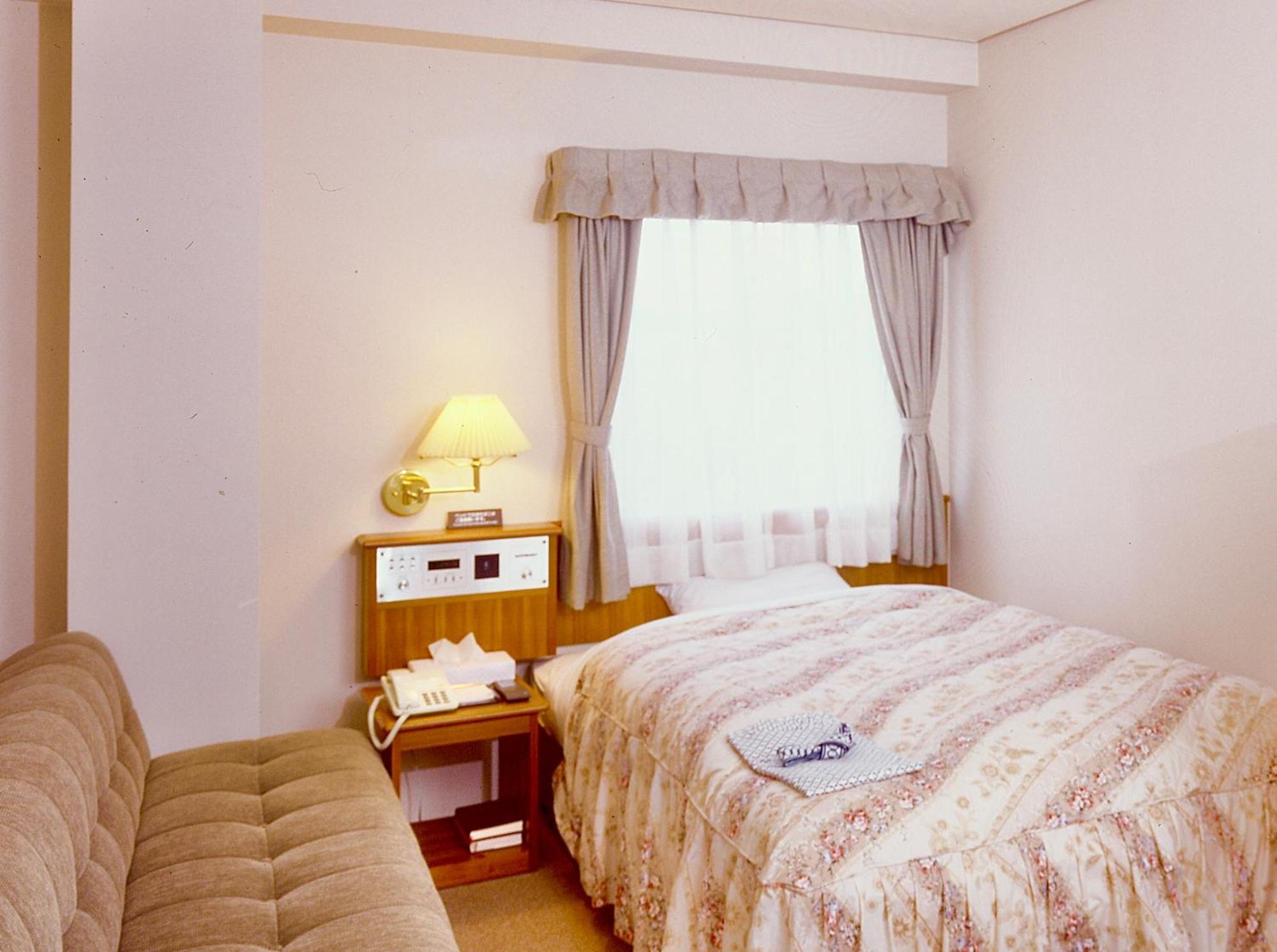 Okayama Ekimae Universal Hotel Buitenkant foto