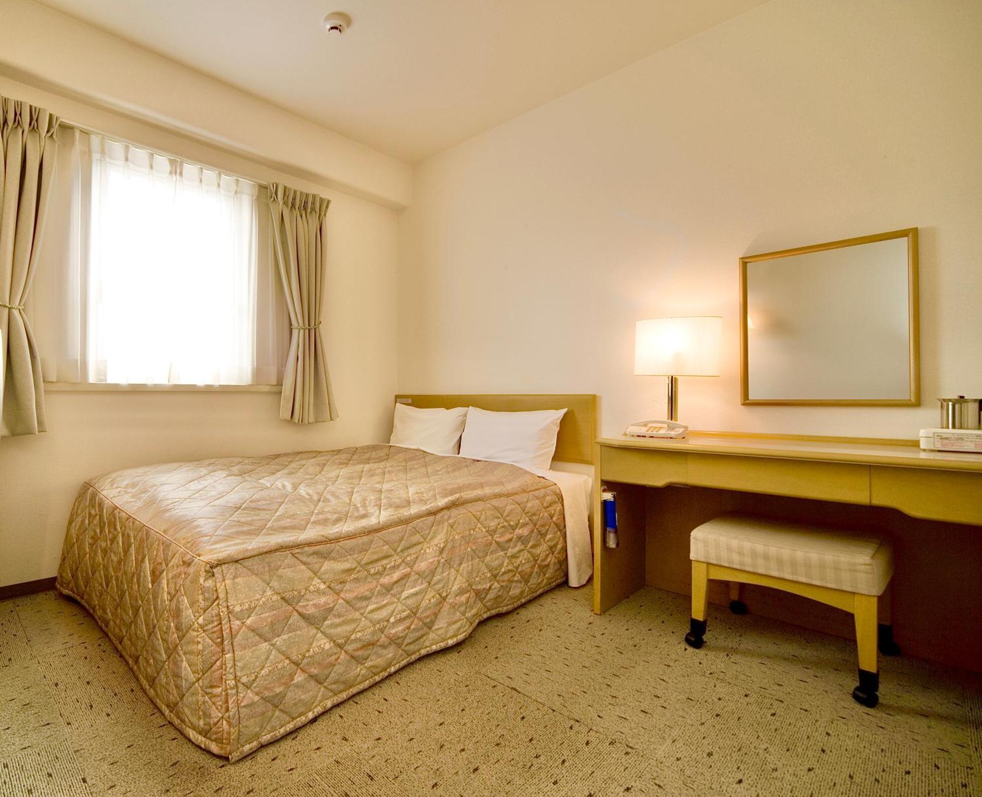 Okayama Ekimae Universal Hotel Buitenkant foto