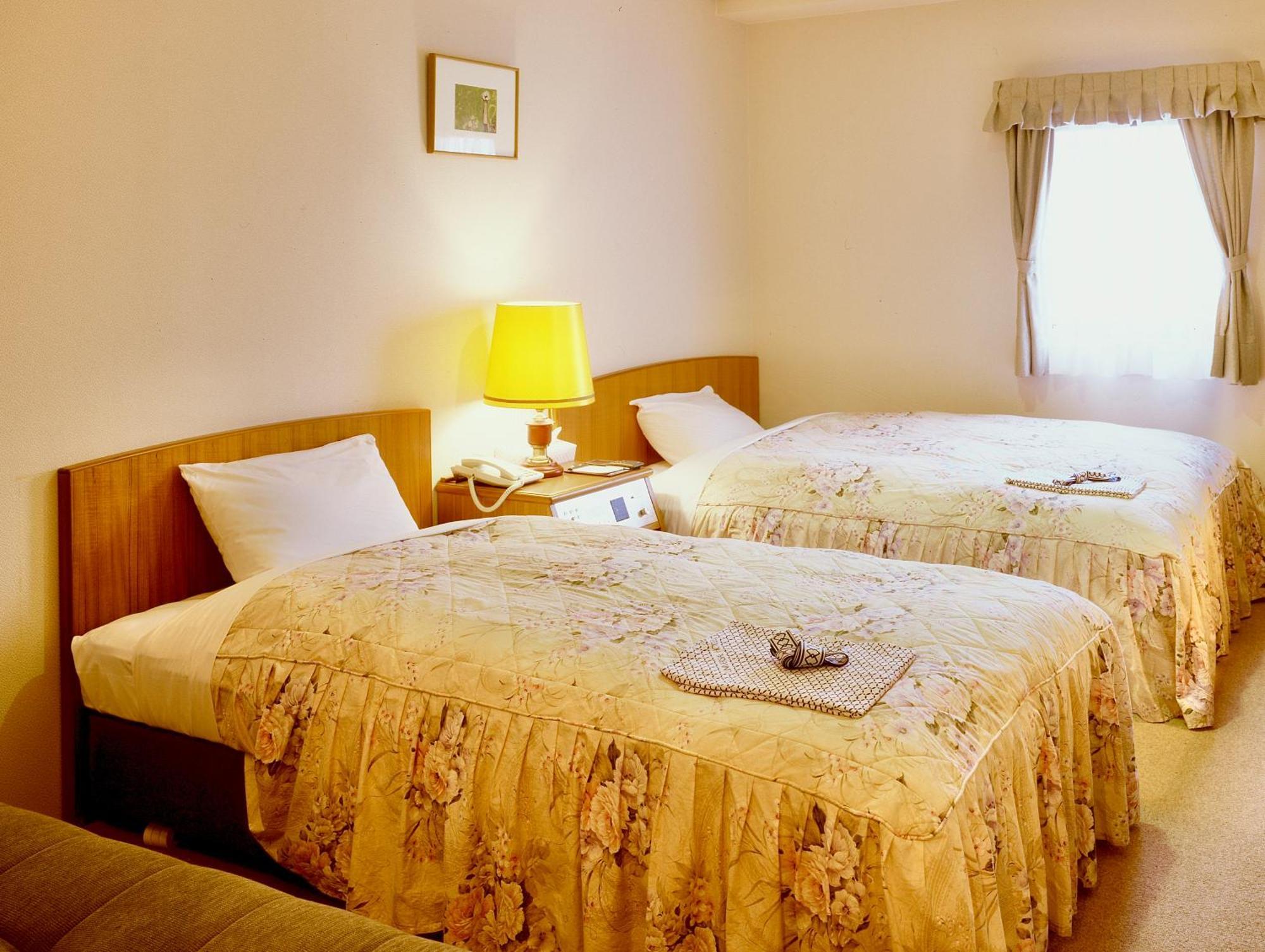 Okayama Ekimae Universal Hotel Buitenkant foto