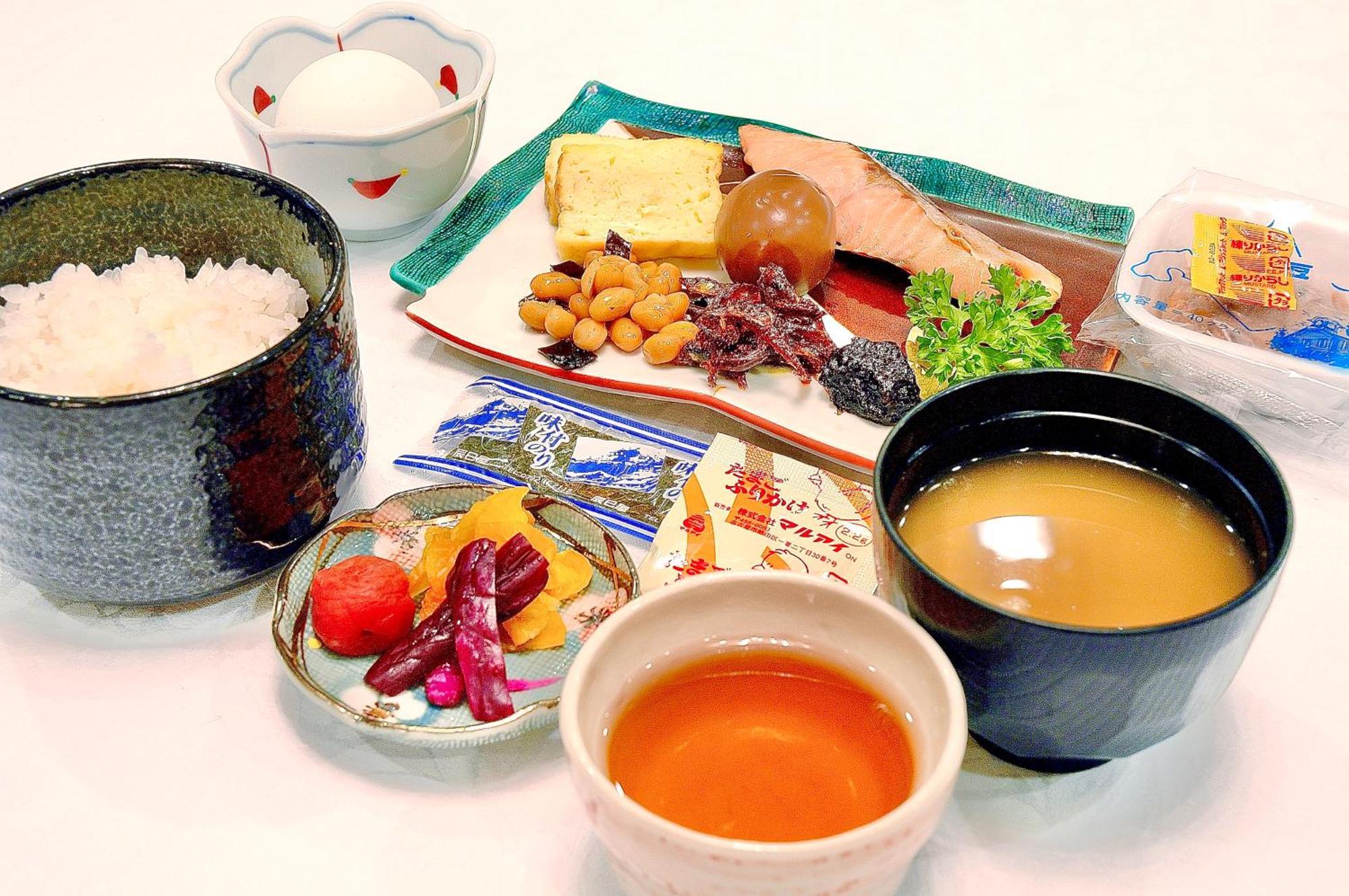 Okayama Ekimae Universal Hotel Buitenkant foto