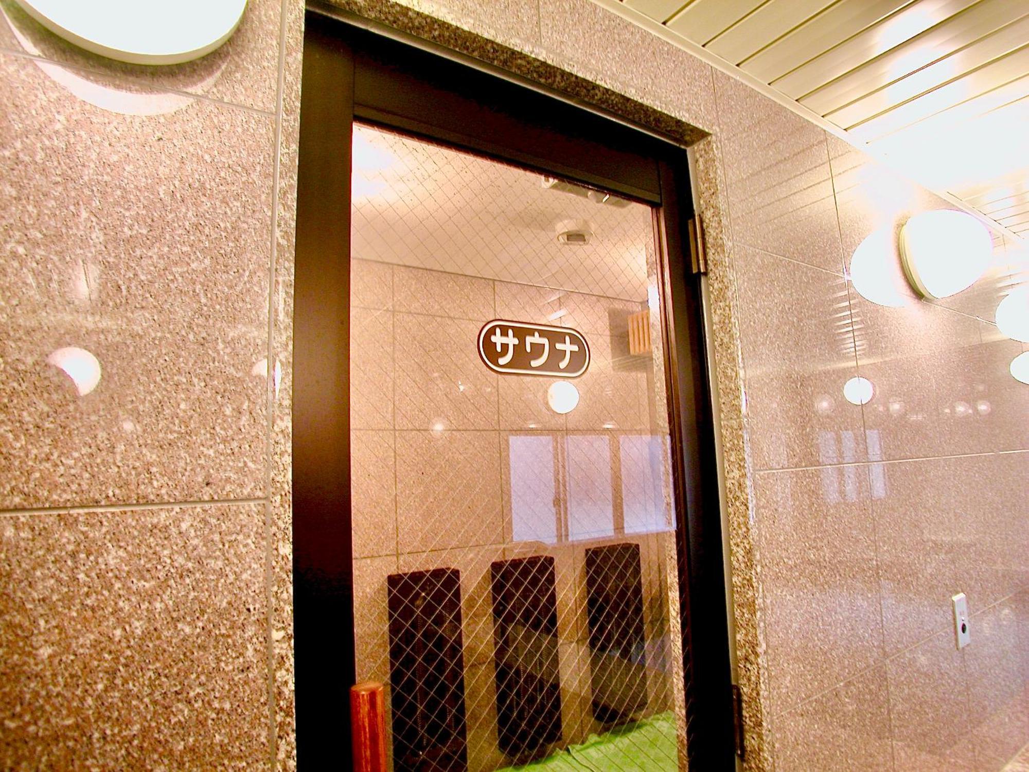 Okayama Ekimae Universal Hotel Buitenkant foto