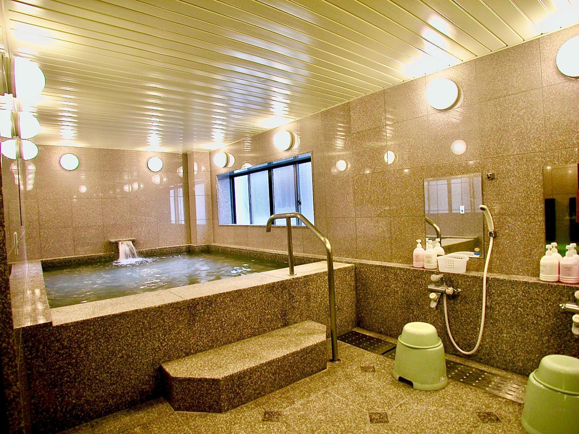 Okayama Ekimae Universal Hotel Buitenkant foto